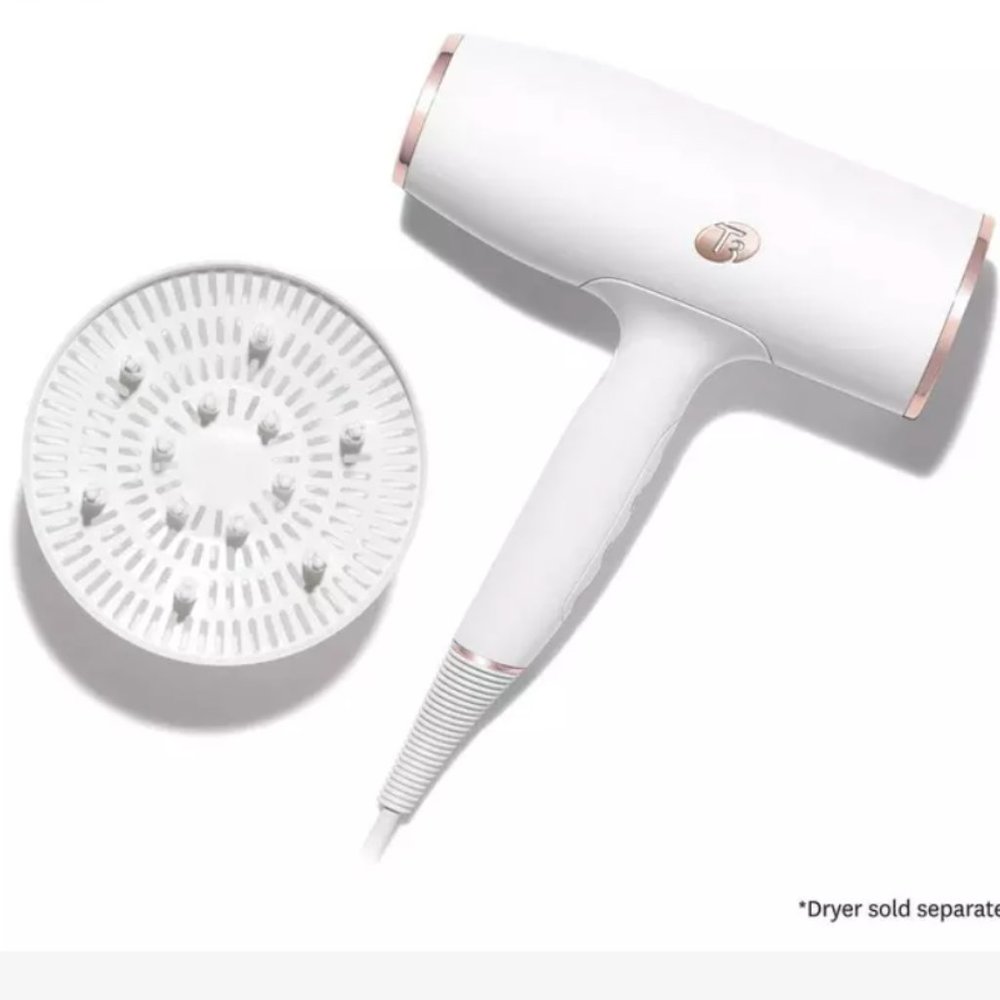 LIKE NEW: T3 Soft touch blow dryer diffuser attachment